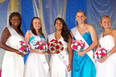 Queen_and_court_2011 Queen_and_court_2011
